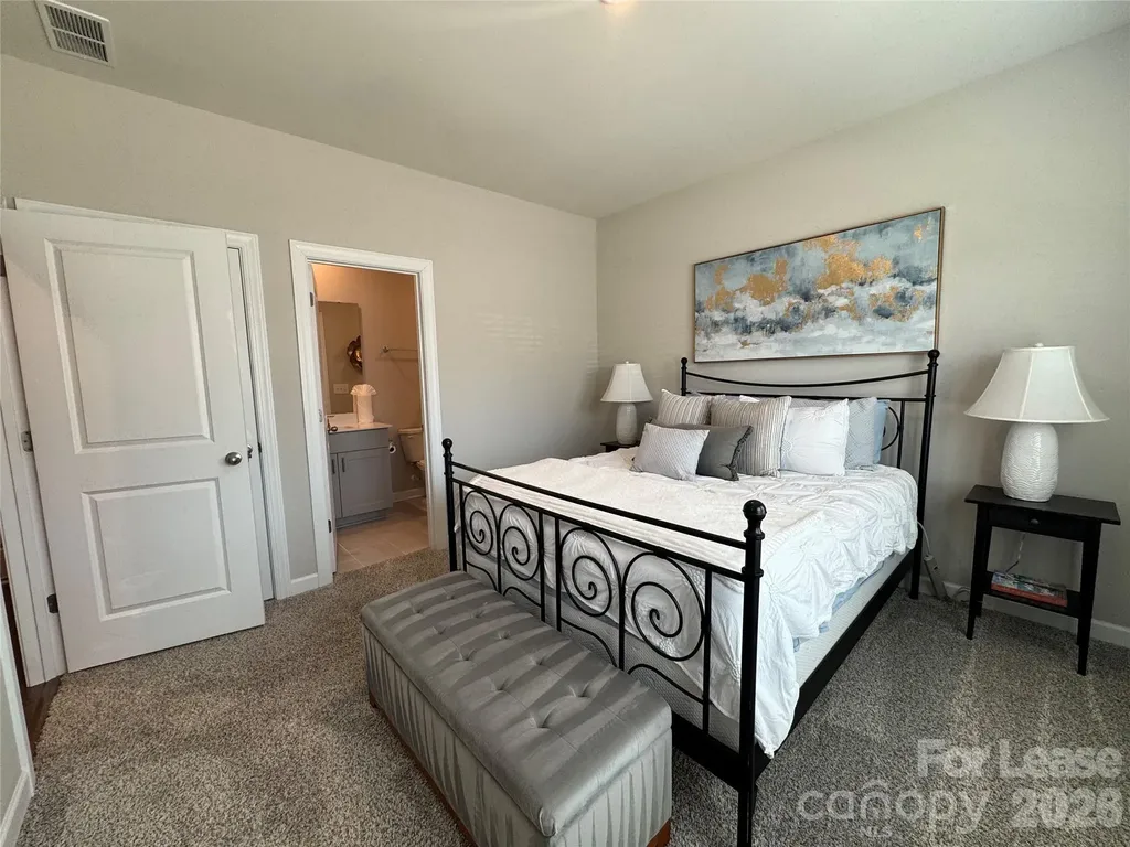 3738 Memorial Parkway Charlotte NC 28217