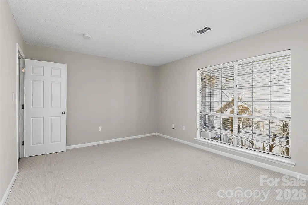 5009 Sharon Road Charlotte NC 28210