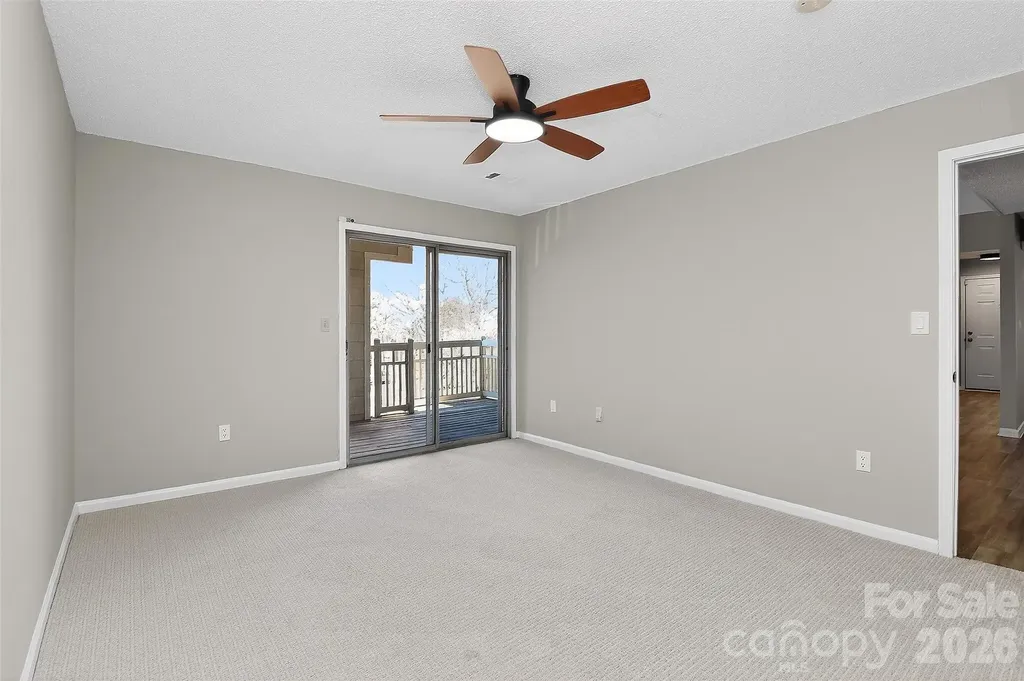 5009 Sharon Road Charlotte NC 28210