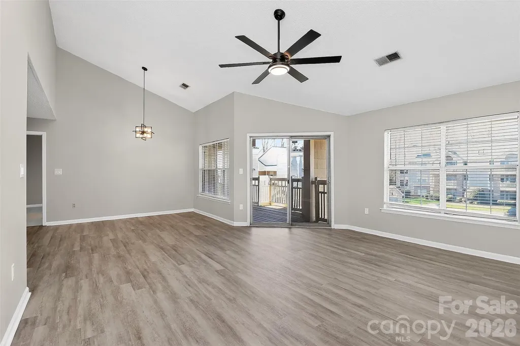 5009 Sharon Road Charlotte NC 28210