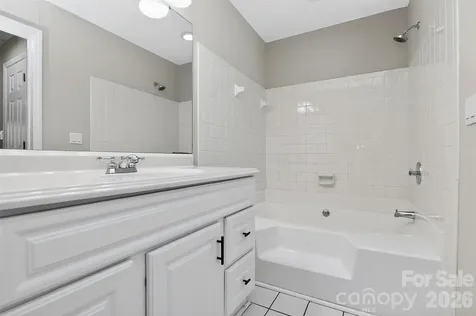 5009 Sharon Road Charlotte NC 28210