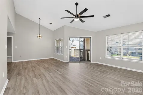 5009 Sharon Road Charlotte NC 28210