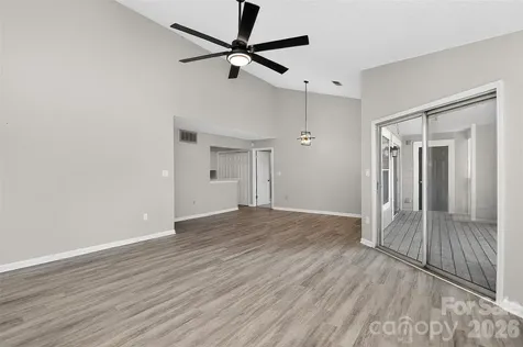 5009 Sharon Road Charlotte NC 28210