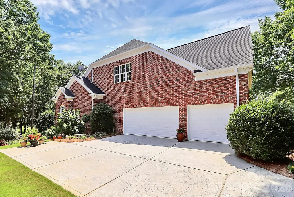 13824 Glen Abbey Drive Charlotte NC 28278