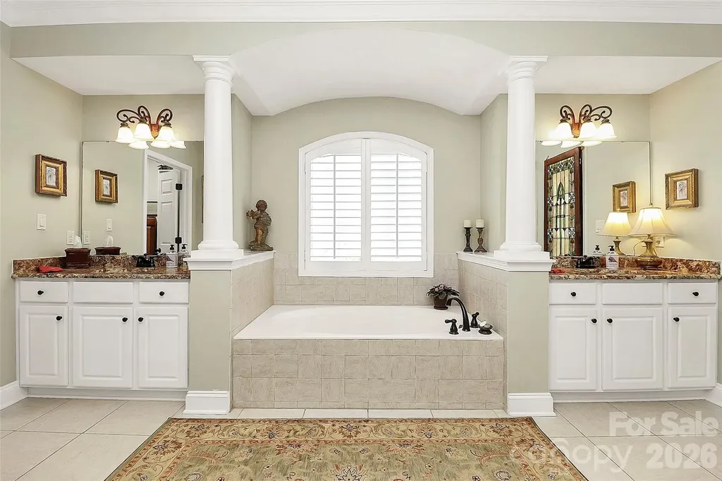 13824 Glen Abbey Drive Charlotte NC 28278