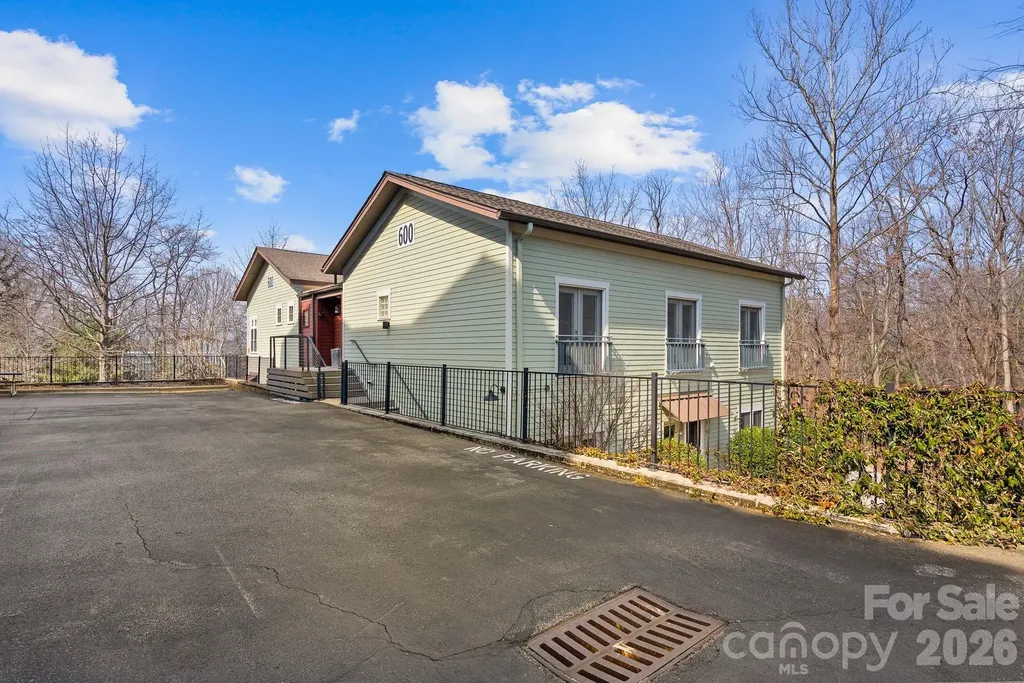 600 N Skyloft Drive Asheville NC 28801