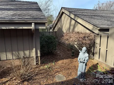 4913 Torrey Pines Court Charlotte NC 28226
