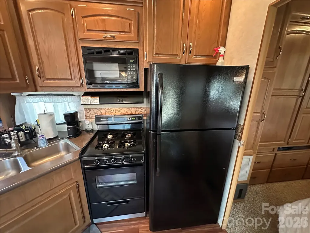 125 Cardinal Avenue New London NC 28127