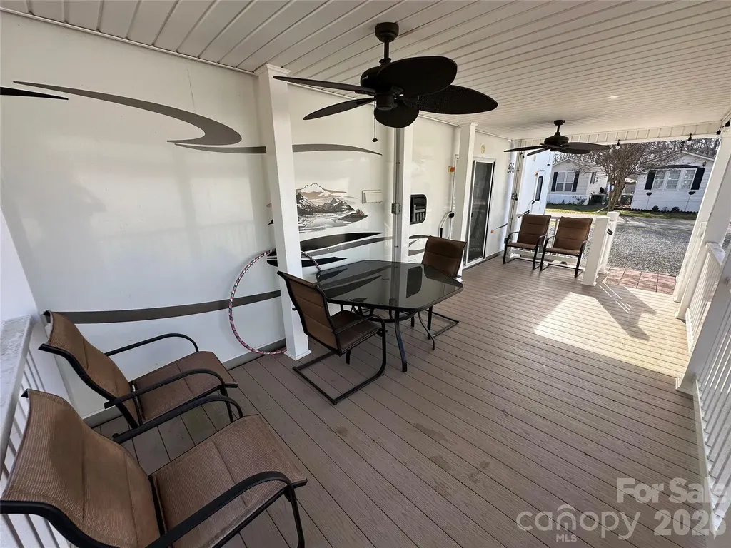 125 Cardinal Avenue New London NC 28127