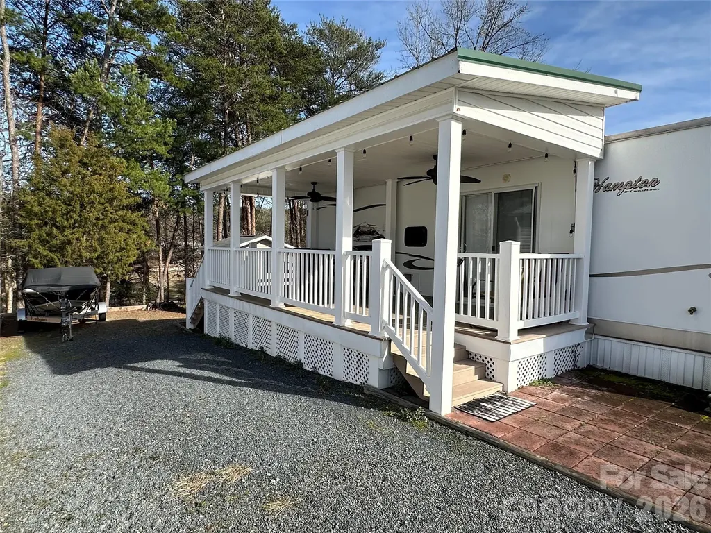 125 Cardinal Avenue New London NC 28127
