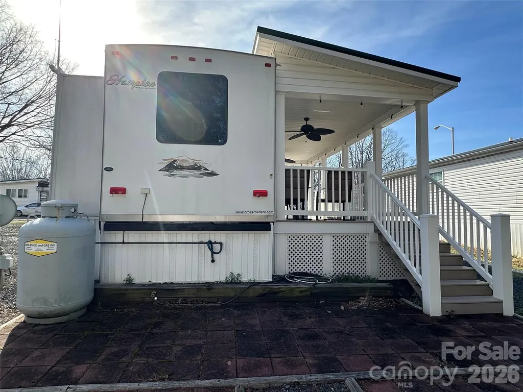 125 Cardinal Avenue New London NC 28127