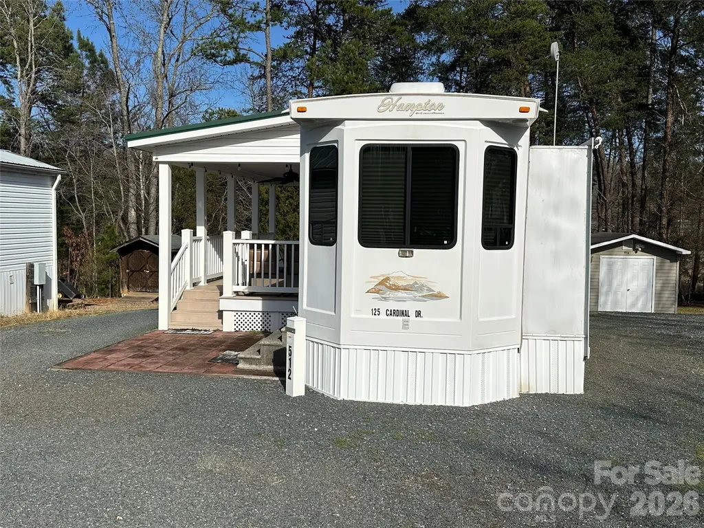 125 Cardinal Avenue New London NC 28127