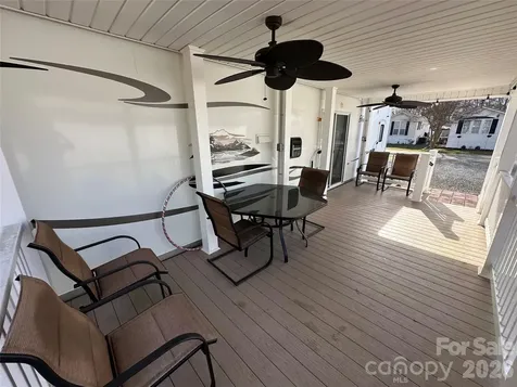 125 Cardinal Avenue New London NC 28127