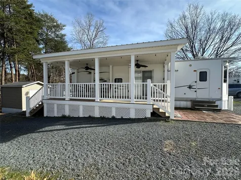 125 Cardinal Avenue New London NC 28127