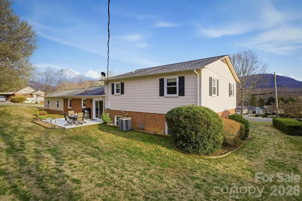 1405 Lower Creek Drive NE Lenoir NC 28645