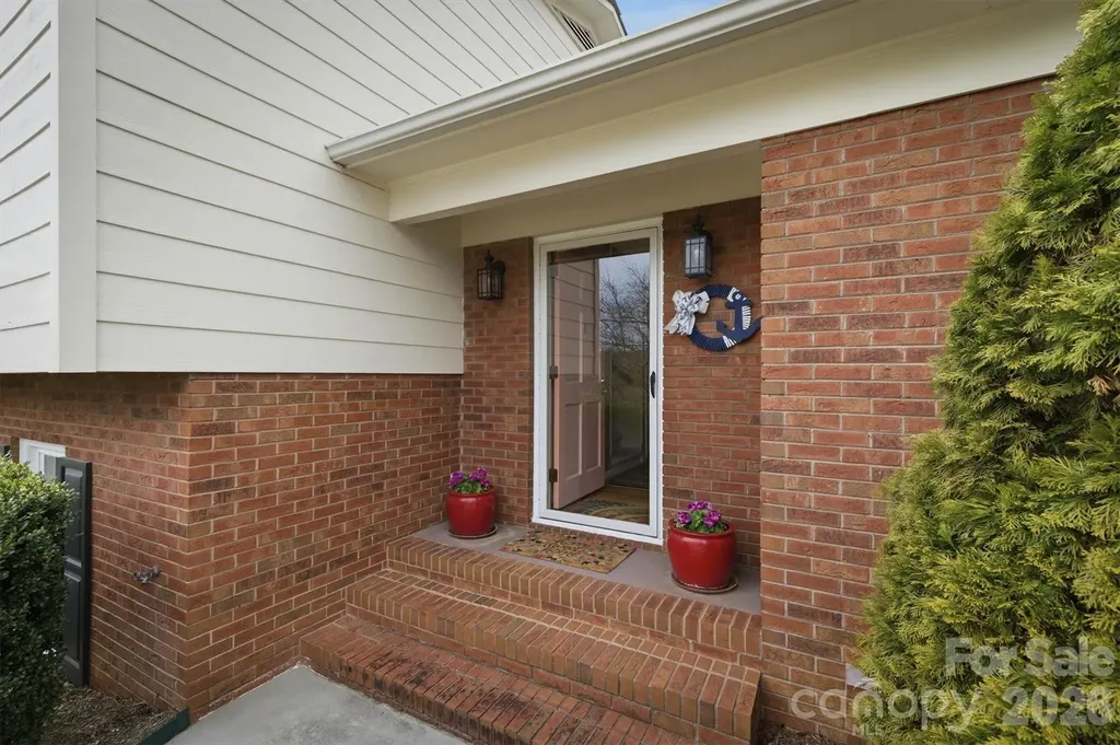 1405 Lower Creek Drive NE Lenoir NC 28645