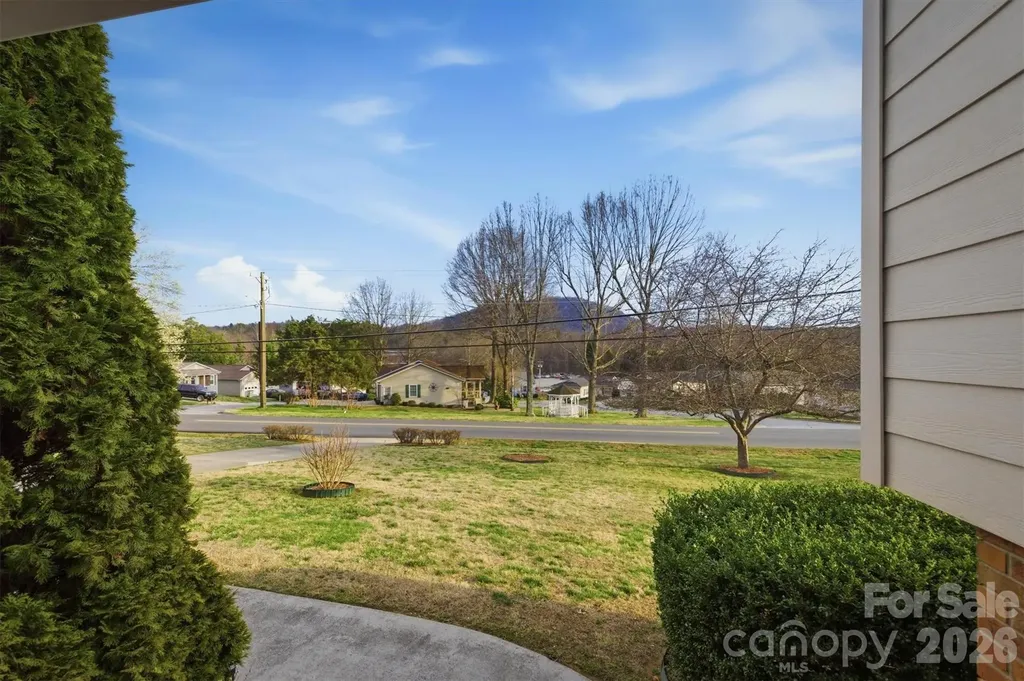 1405 Lower Creek Drive NE Lenoir NC 28645
