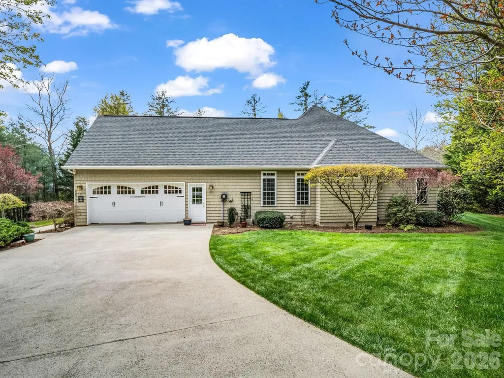 21 Kanuga Forest Drive Hendersonville NC 28739