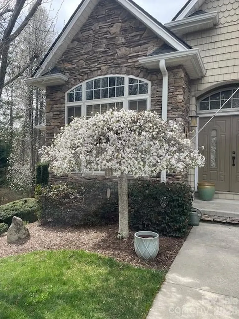 21 Kanuga Forest Drive Hendersonville NC 28739