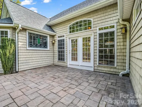 21 Kanuga Forest Drive Hendersonville NC 28739