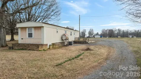 5750 New Hope Road Denton NC 27239