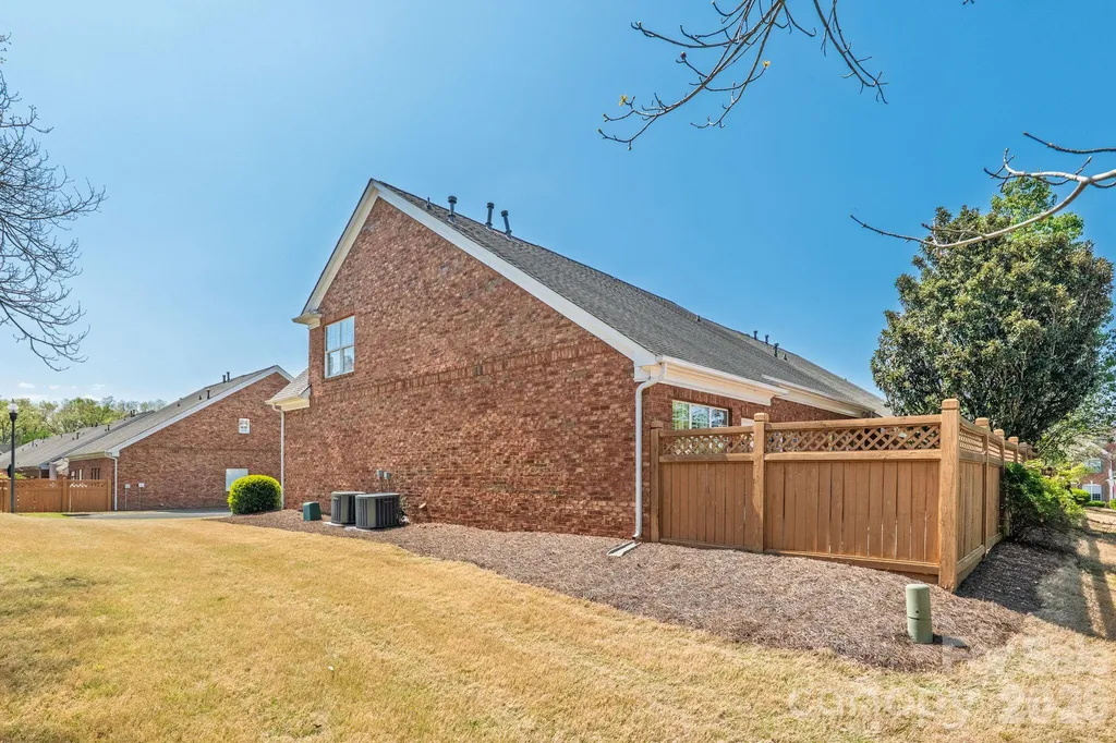 10879 Rogalla Drive Charlotte NC 28277
