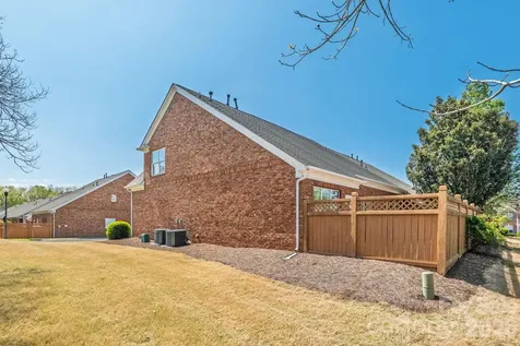 10879 Rogalla Drive Charlotte NC 28277