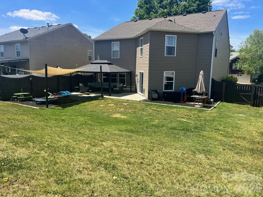 148 Farm Springs Drive Mount Holly NC 28120