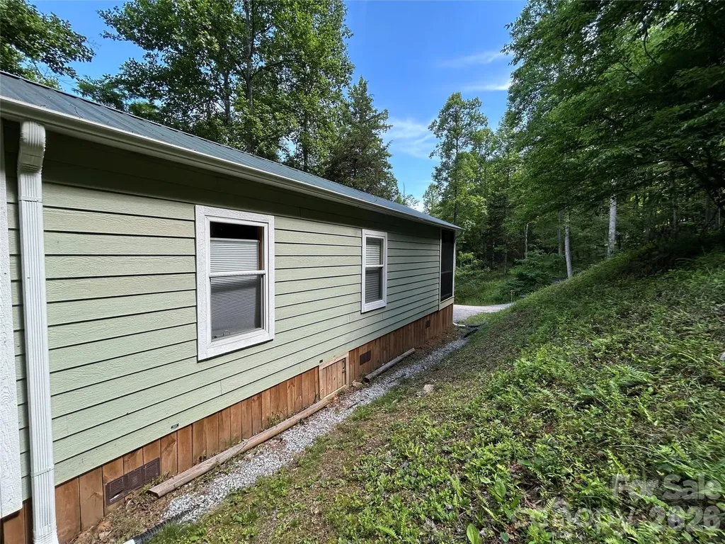73 Bear Oat Trail Franklin NC 28734
