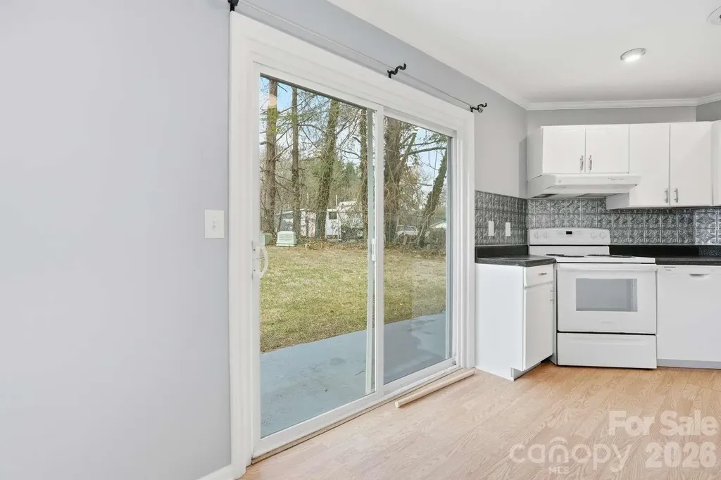 714 Farmington Circle Hendersonville NC 28739