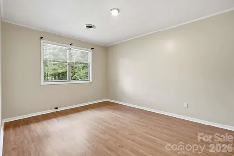 714 Farmington Circle Hendersonville NC 28739