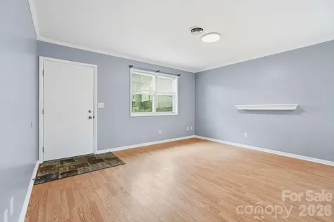 714 Farmington Circle Hendersonville NC 28739