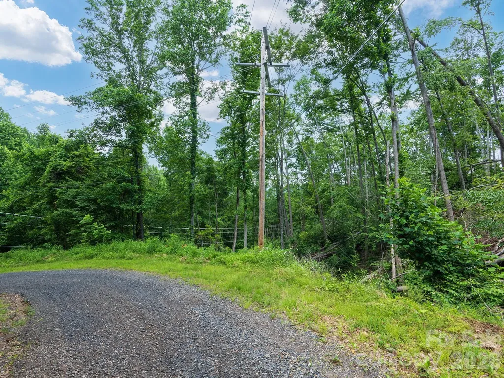99999 Winterberry Road Burnsville NC 28714