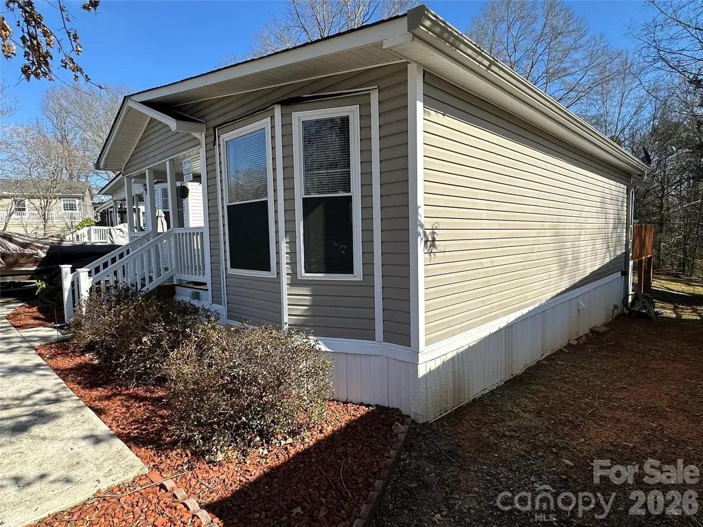 129 Club House Drive New London NC 28127