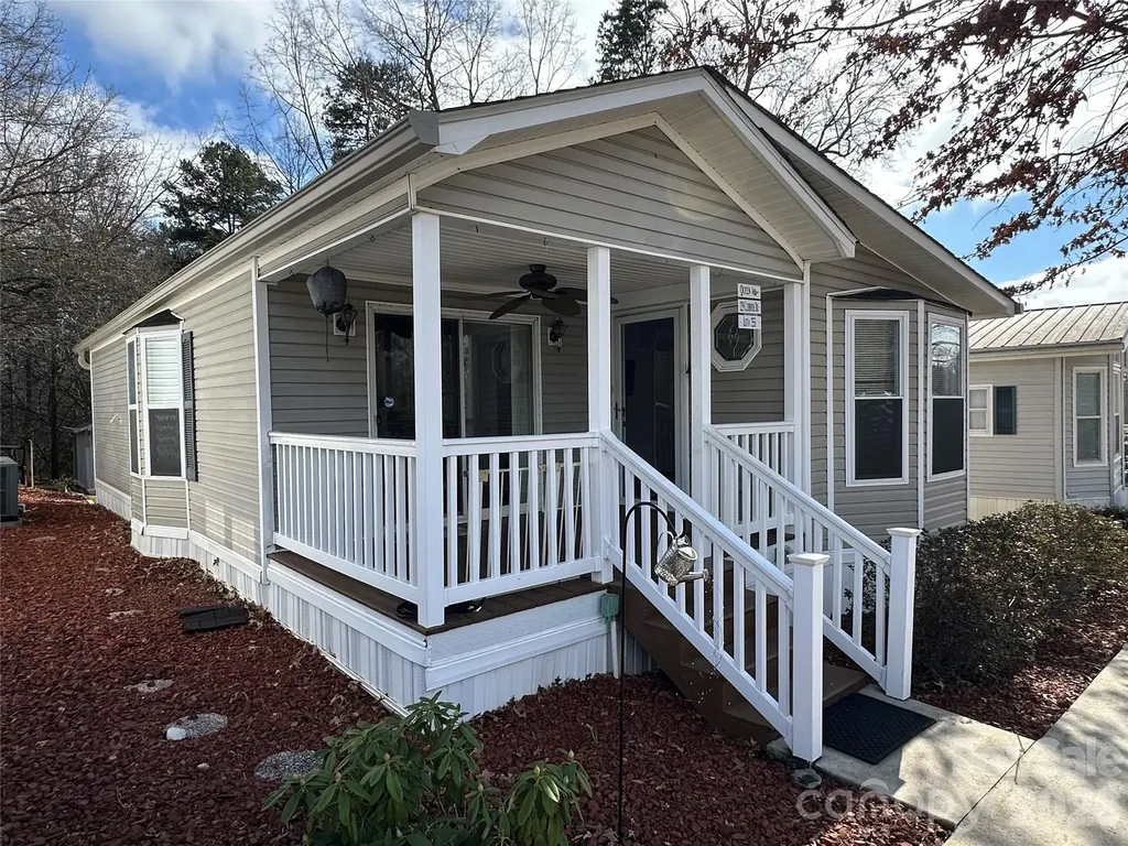 129 Club House Drive New London NC 28127