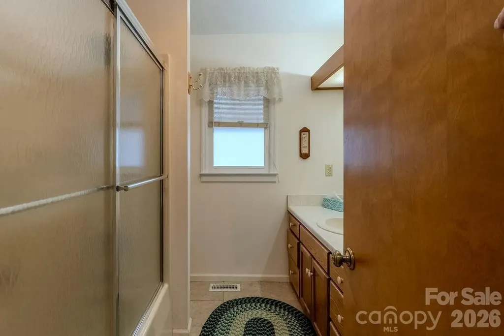 200 Mica Circle Franklin NC 28734