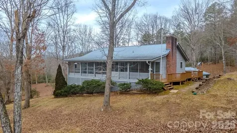 200 Mica Circle Franklin NC 28734