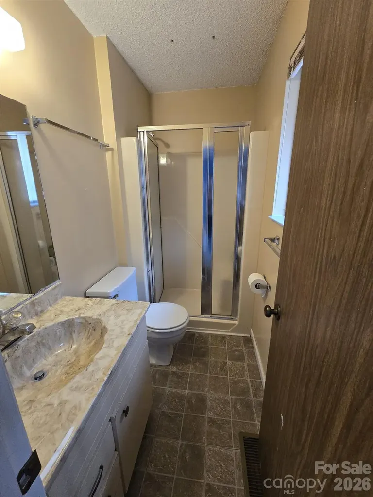 8 Shadywood Circle Asheville NC 28803