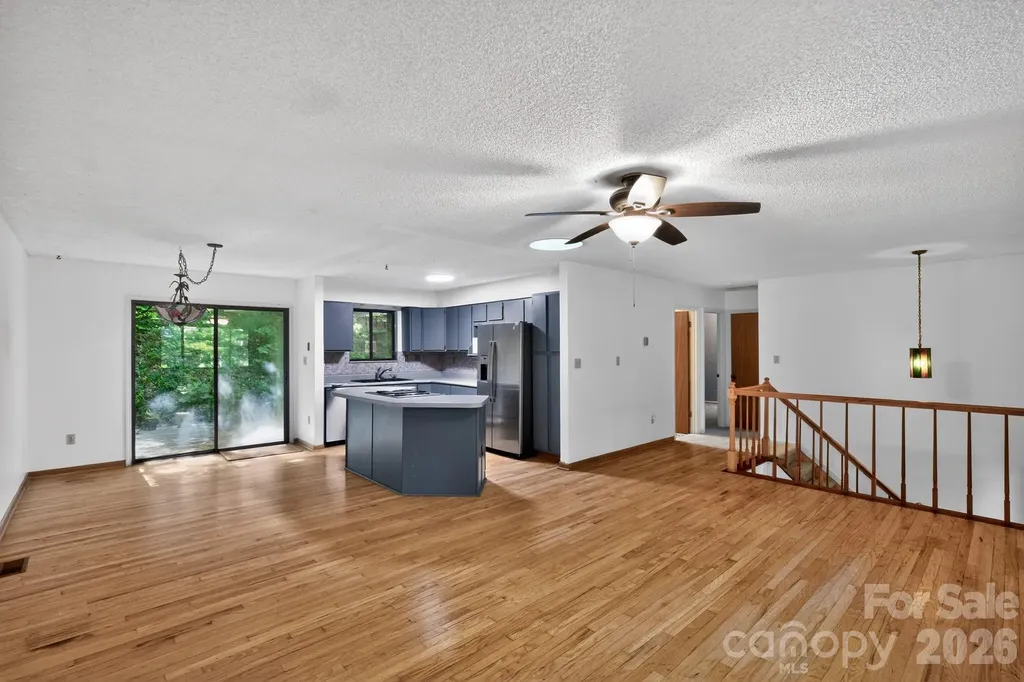 8 Shadywood Circle Asheville NC 28803