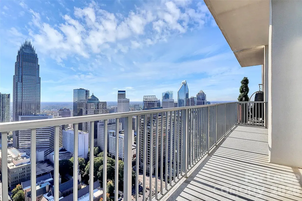 215 Pine Street N Charlotte NC 28202