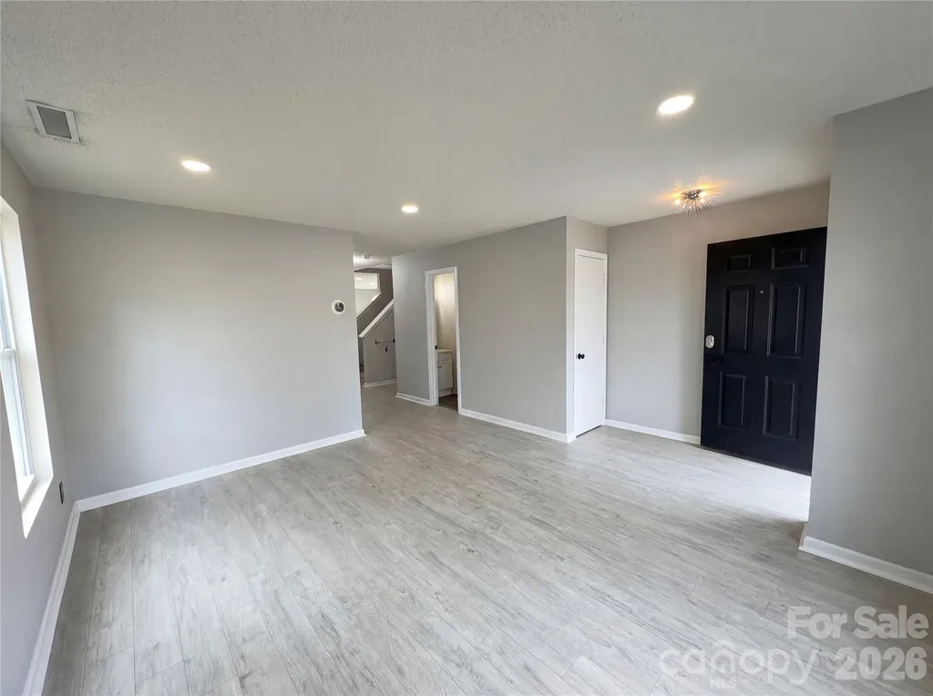 1911 Almond Hills Drive Charlotte NC 28262