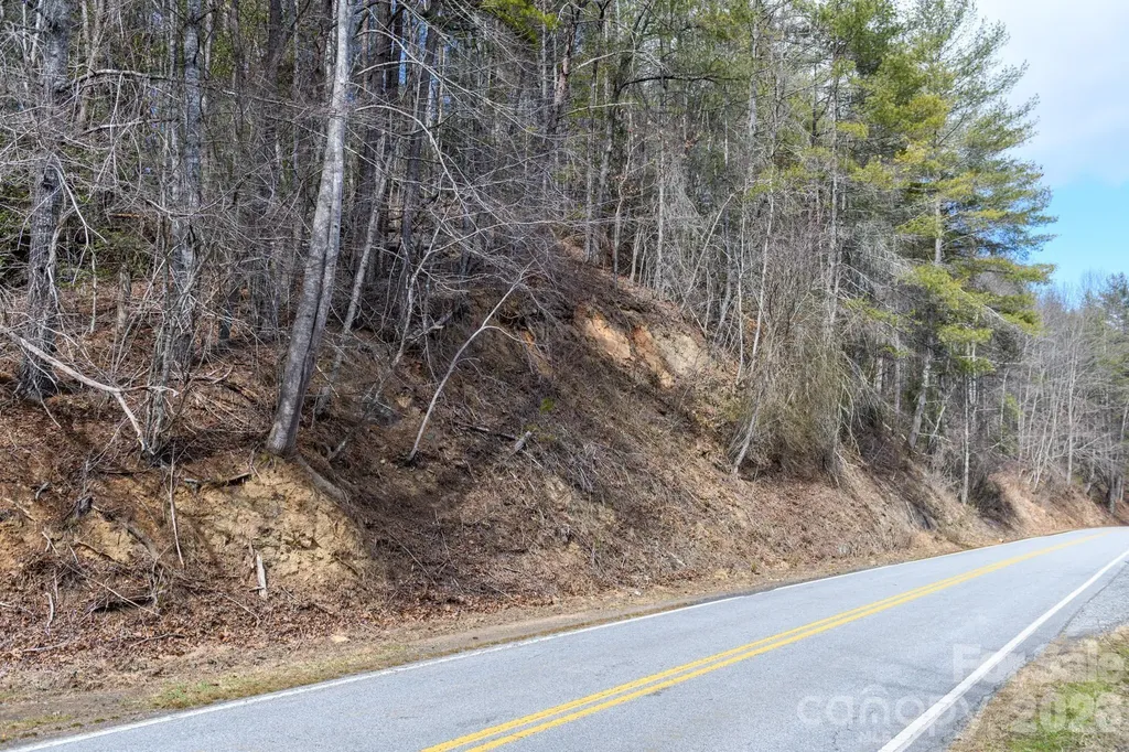 000 Narrow Gauge Drive Collettsville NC 28611