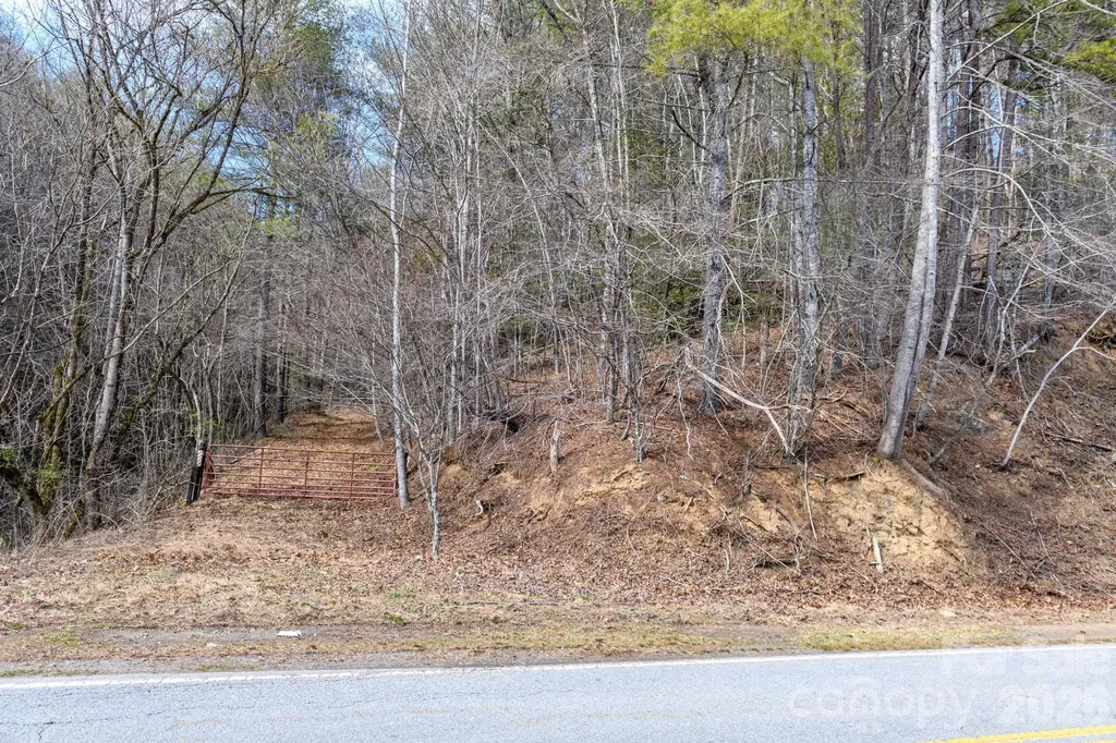 000 Narrow Gauge Drive Collettsville NC 28611