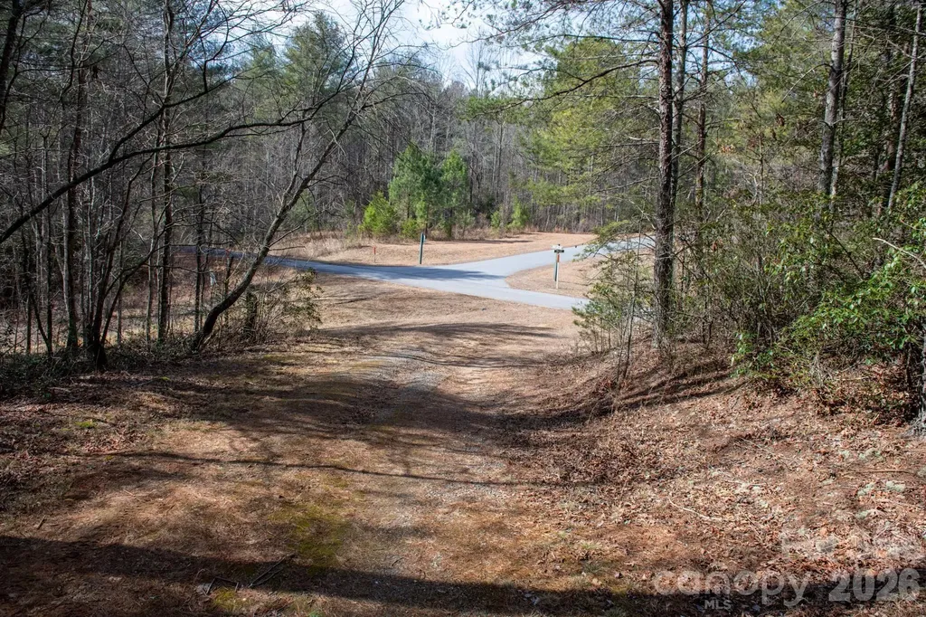 5515 Narrow Guage Drive Collettsville NC 28611