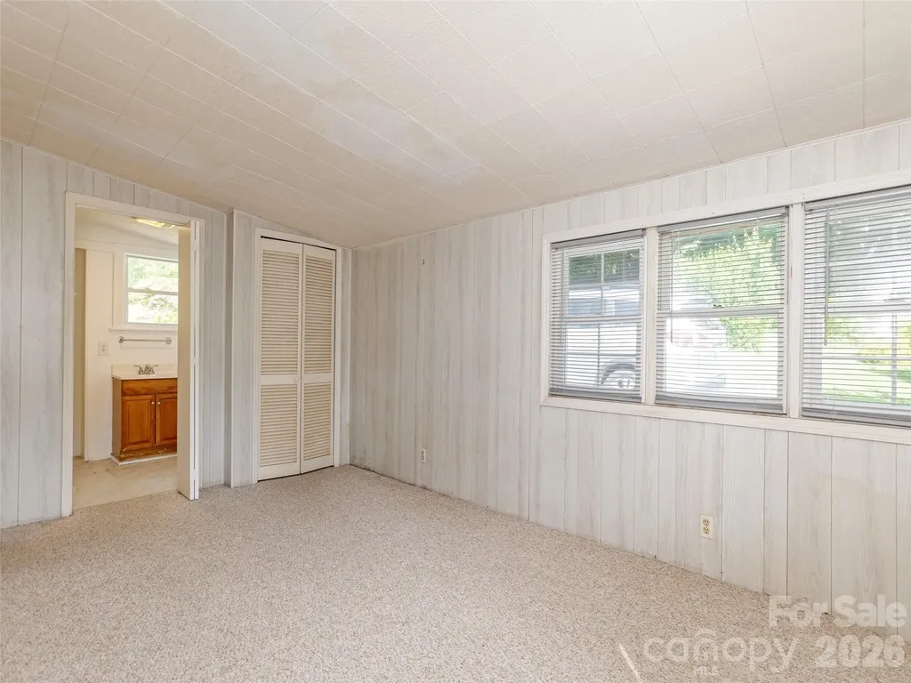 34 Lockhart Road Tryon NC 28782