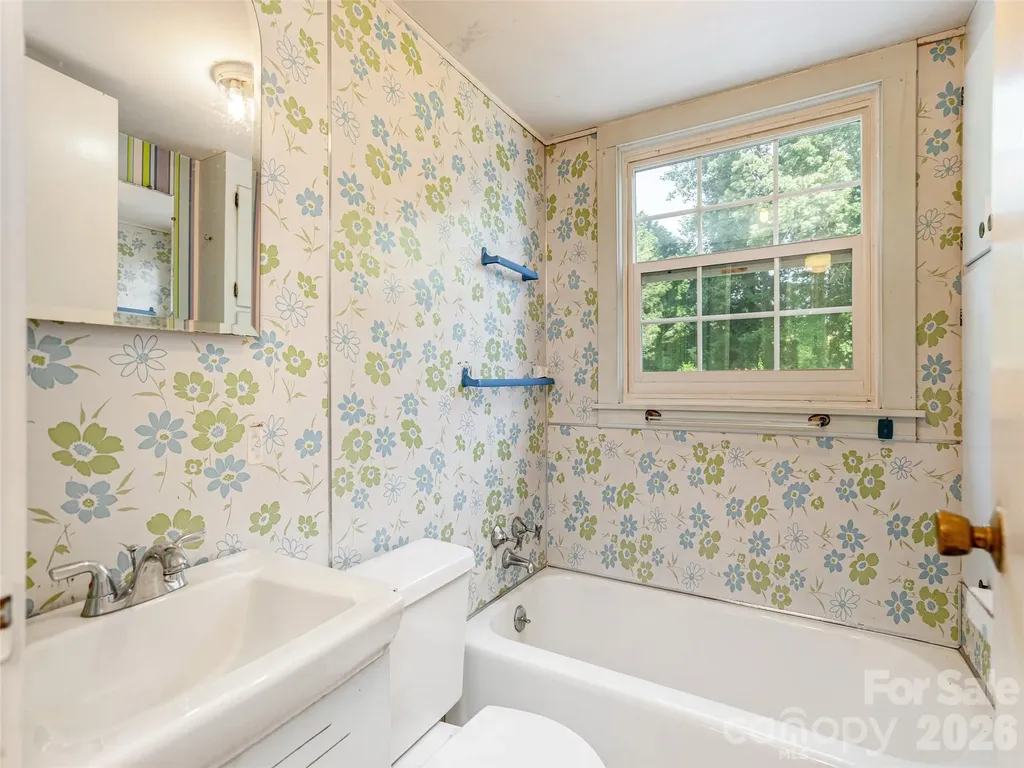 34 Lockhart Road Tryon NC 28782