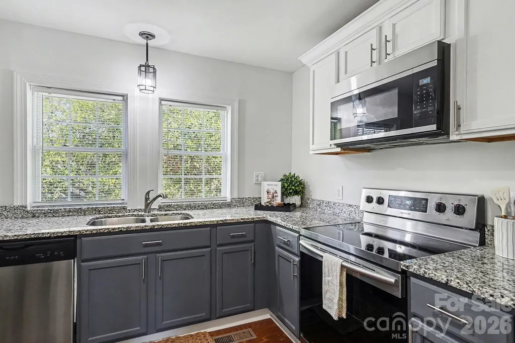 28 2nd Street Cramerton NC 28032