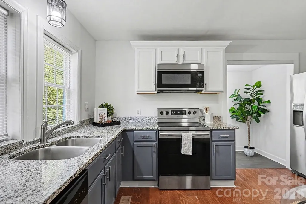 28 2nd Street Cramerton NC 28032