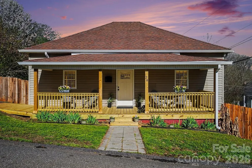 28 2nd Street Cramerton NC 28032