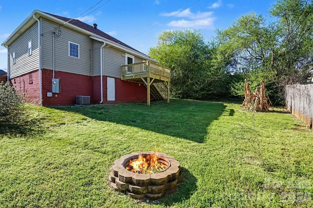 28 2nd Street Cramerton NC 28032
